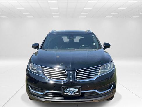 Used 2017 Lincoln MKX Reserve AWD/4WD image 2