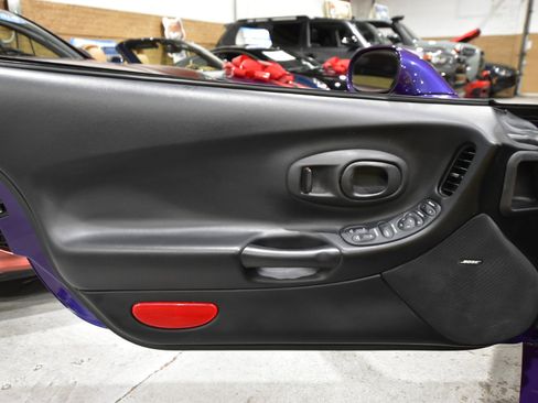 Used 1998 Chevrolet Corvette Convertible w/ Memory Pkg image 27