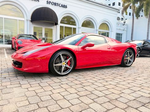 Used 2015 Ferrari 458 Spider RWD image 3