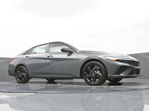 Used 2026 Hyundai Elantra Sport w/ Cargo Package FWD image 45