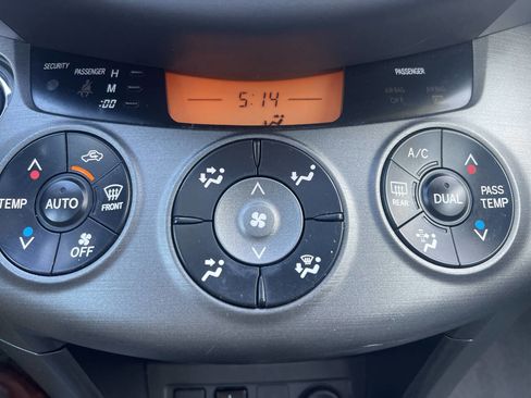 Used 2011 Toyota RAV4 Limited image 19