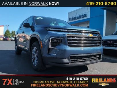 Certified 2025 Chevrolet Traverse LT w/ Driver Confidence Package