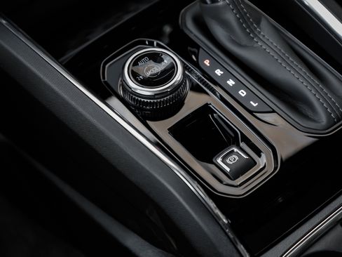 New 2026 GMC Canyon Elevation w/ Convenience Package image 29