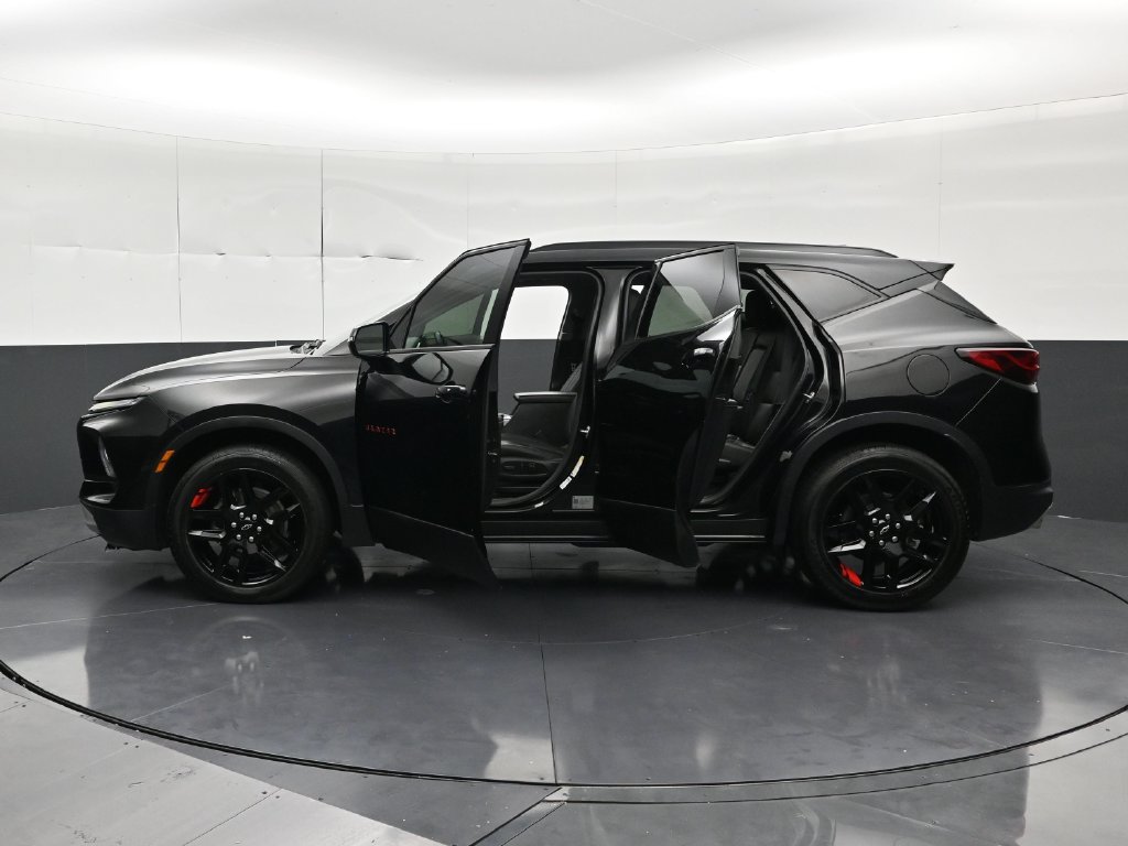 Used 2023 Chevrolet Blazer LT FWD image 35