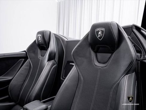 Used 2023 Lamborghini Huracan EVO RWD image 28