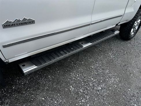 Used 2018 Chevrolet Silverado 2500 High Country w/ Duramax Plus Package image 16