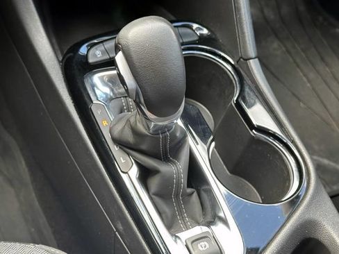 Certified 2024 Buick Encore GX Preferred FWD image 27