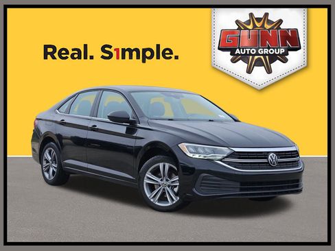 Used 2024 Volkswagen Jetta SE image 1