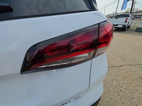 Used 2022 Chevrolet Equinox LT image 38