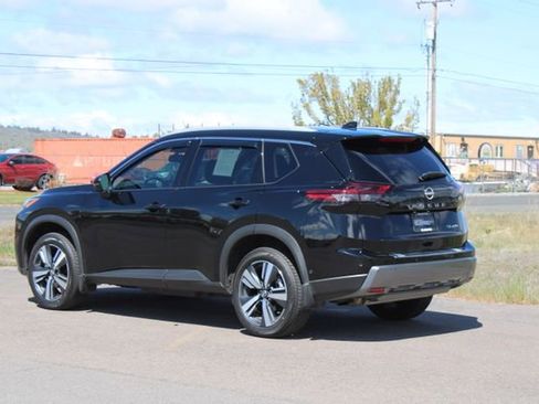 Used 2024 Nissan Rogue SL w/ SL Premium Package image 3