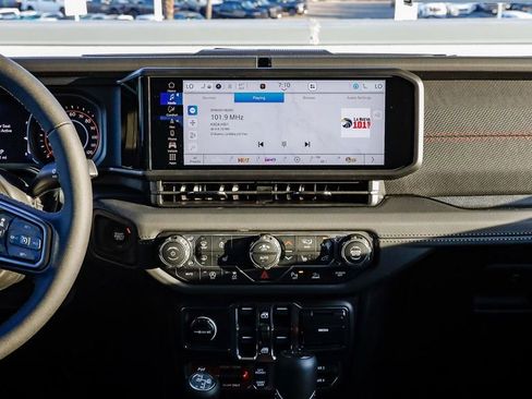 New 2026 Jeep Gladiator Rubicon AWD/4WD image 16