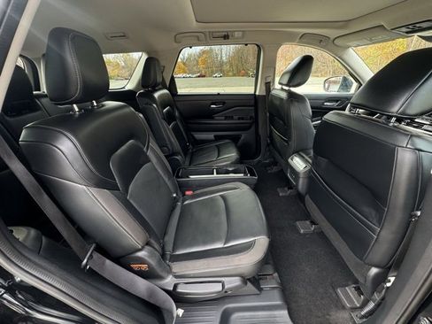 Used 2022 Nissan Pathfinder SL w/ SL Premium Package image 14