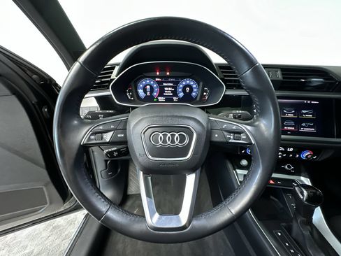 Used 2020 Audi Q3 2.0T Premium Plus w/ Premium Plus Package AWD/4WD image 16