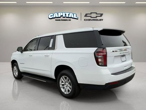 Used 2024 Chevrolet Suburban LT image 3