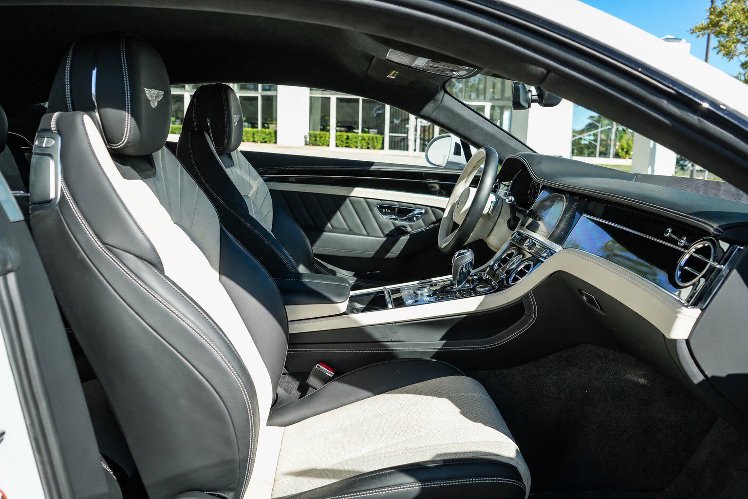 Used 2024 Bentley Continental GT V8 AWD/4WD image 16