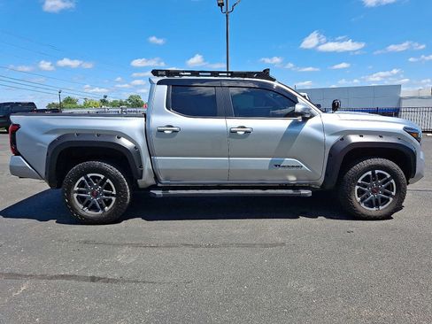 Used 2024 Toyota Tacoma TRD Sport w/ TRD Sport Upgrade Package AWD/4WD image 7