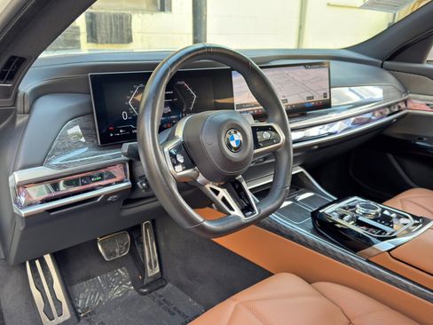 Used 2023 BMW 740i w/ Parking Assistance Package RWD image 14