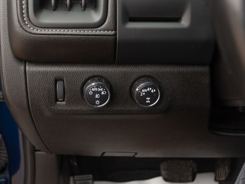 Used 2020 GMC Canyon SLT w/ Driver Alert Package image 11