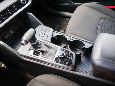 Used 2025 Kia Sportage LX FWD image 15