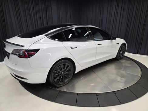 Used 2021 Tesla Model 3 Standard Range Plus image 12