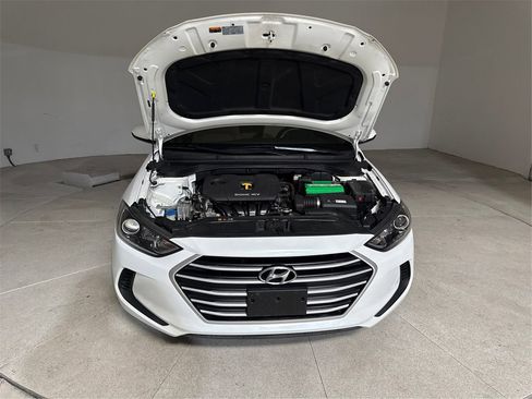 Used 2018 Hyundai Elantra SEL image 11