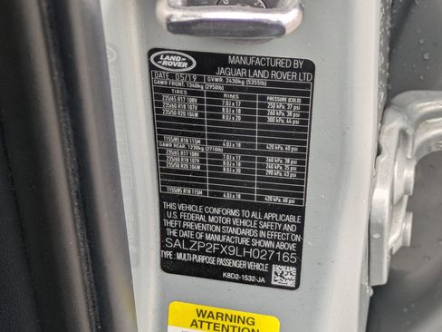 Used 2020 Land Rover Range Rover Evoque SE image 35