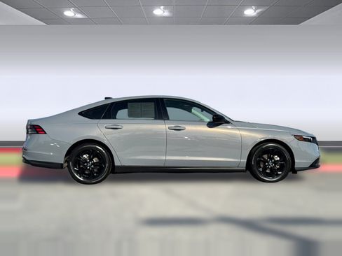 Certified 2025 Honda Accord SE image 8