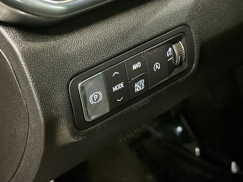 Used 2025 GMC Terrain Elevation AWD/4WD image 16