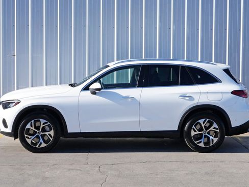 Used 2025 Mercedes-Benz GLC 350e 4MATIC image 55