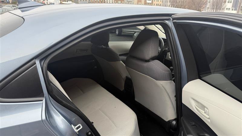 Used 2022 Toyota Corolla LE FWD image 11