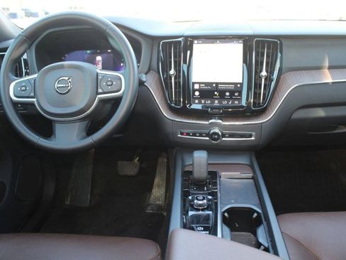 Used 2022 Volvo XC60 T8 Inscription Expression w/ Advanced Package AWD/4WD image 19