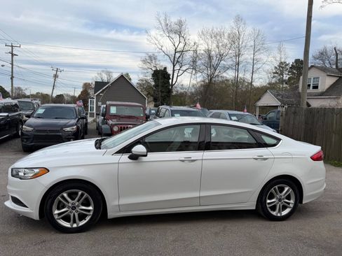 Used 2018 Ford Fusion SE FWD image 8