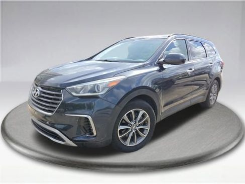 Used 2017 Hyundai Santa Fe SE FWD image 11
