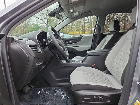 Used 2024 Chevrolet Equinox LS w/ LS Convenience Package image 12