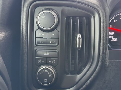 Used 2025 Chevrolet Silverado 1500 Custom image 30