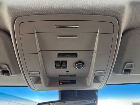 Used 2019 GMC Yukon XL SLT w/ Open Road Package RWD image 17