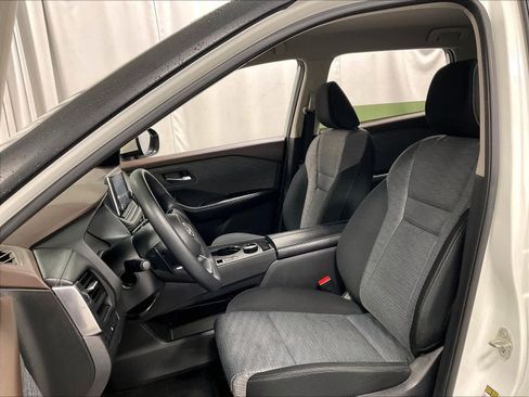 Used 2023 Nissan Rogue SV AWD/4WD image 10