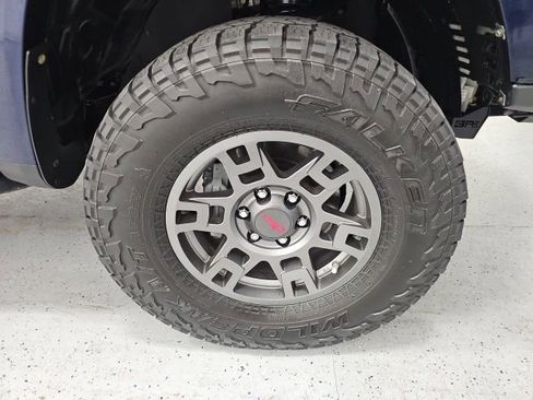 Used 2020 Toyota 4Runner SR5 Premium AWD/4WD image 8