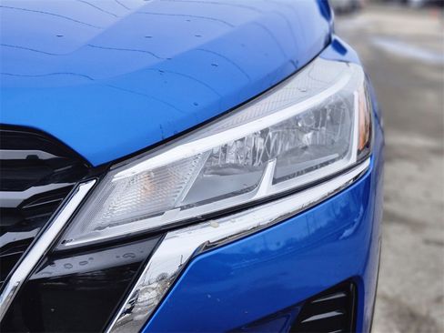 Used 2021 Nissan Kicks SV image 10