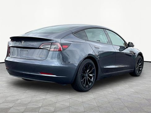 Used 2022 Tesla Model 3 Long Range AWD/4WD image 6