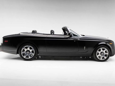 Used 2014 Rolls-Royce Phantom Drophead Coupe RWD image 23