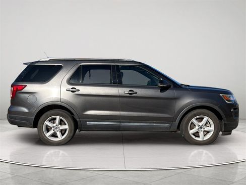 Used 2018 Ford Explorer XLT w/ Equipment Group 201A image 14
