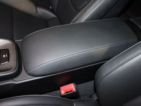 Used 2025 Porsche 911 Carrera 4 GTS image 33