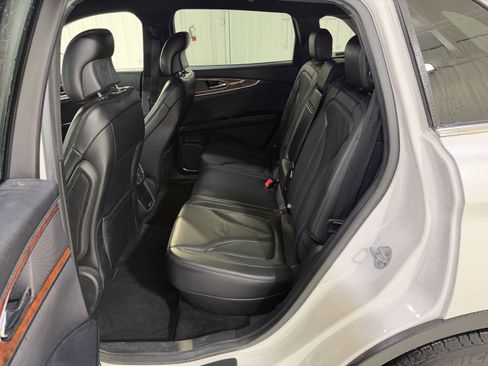 Used 2018 Lincoln MKX Select w/ Select Plus Package image 11