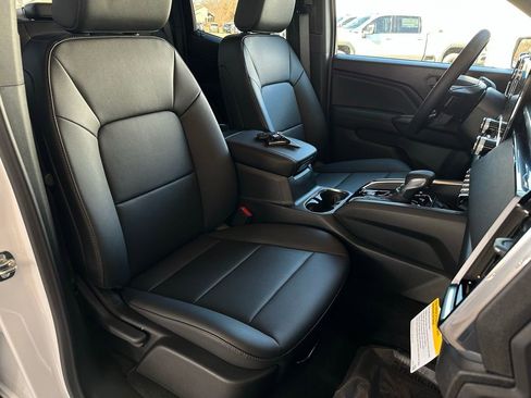 New 2026 GMC Canyon Elevation w/ Convenience Package image 16