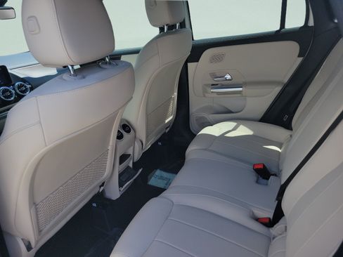 Certified 2025 Mercedes-Benz GLA 250 image 10