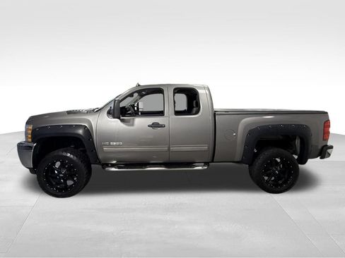 Used 2013 Chevrolet Silverado 2500 LT w/ Snow Plow Prep Package AWD/4WD image 7
