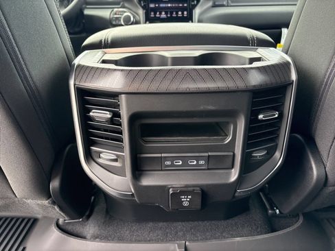 New 2026 RAM 1500 4x4 Crew Cab image 34