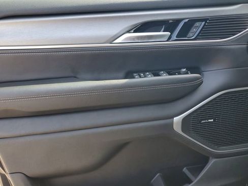 Used 2025 Jeep Wagoneer 4WD w/ Convenience Group I image 22