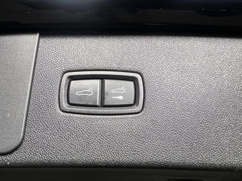 Certified 2022 Porsche Cayenne image 18